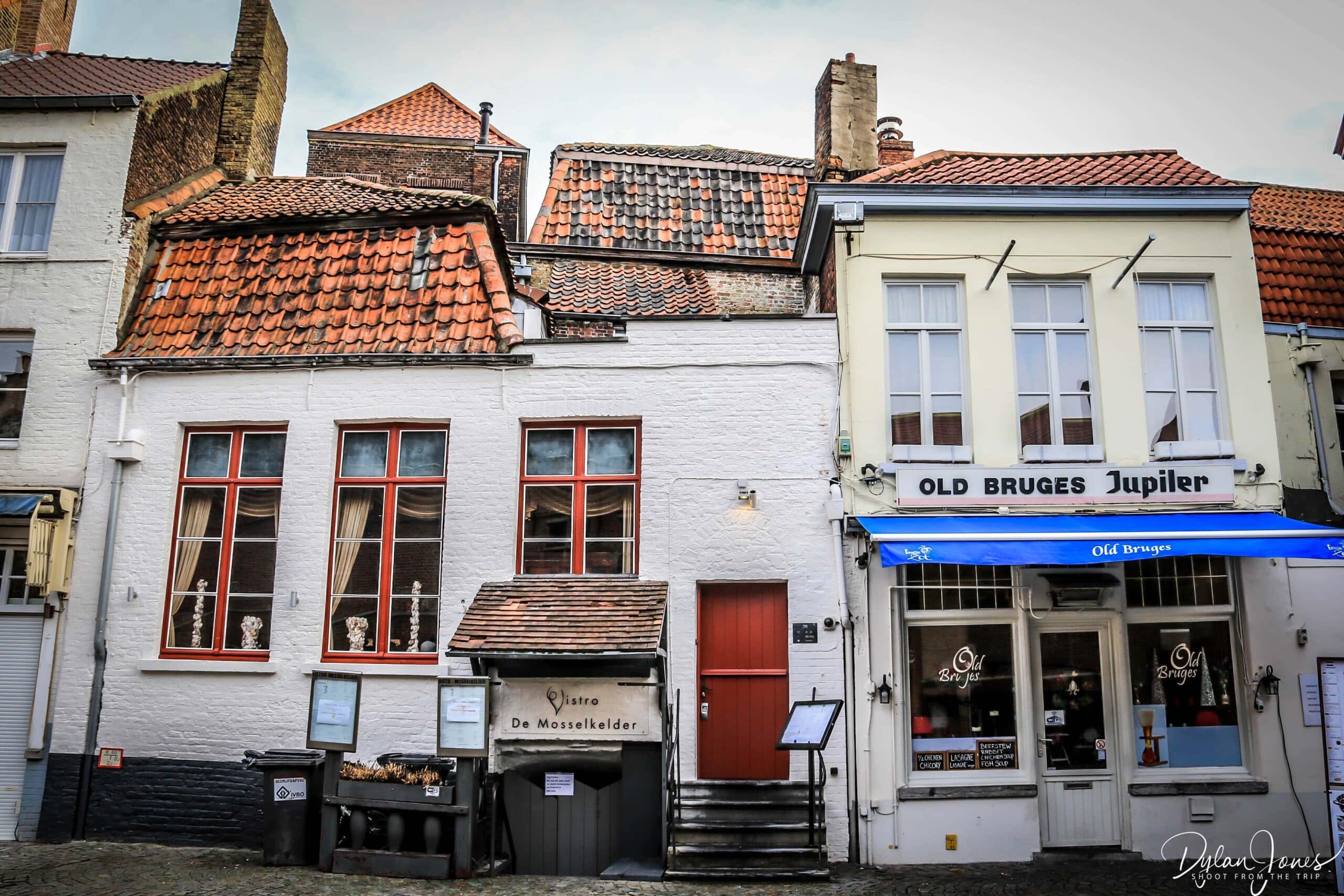 Historic buildings in Huidenvettersplein