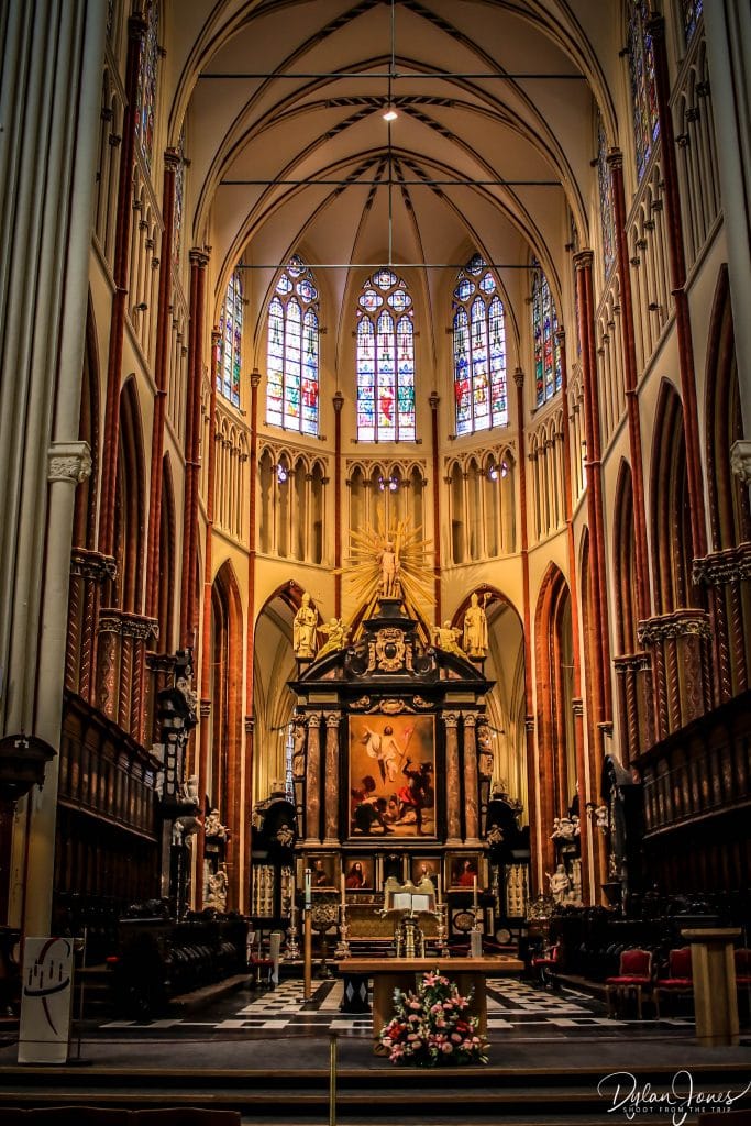 Sint-Salvatorskathedraal interior