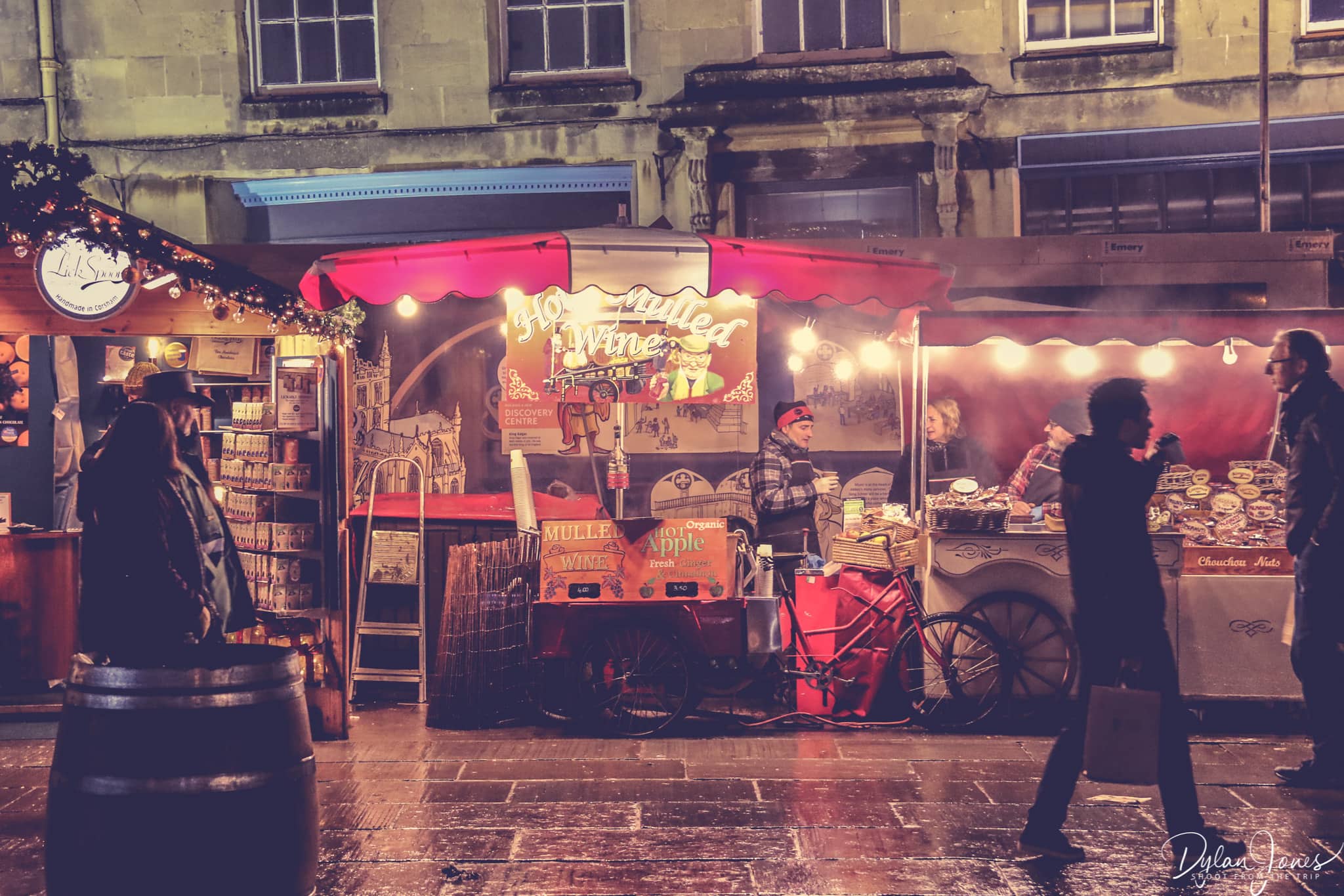 A kiosk selling Hot Mulled Wine at Bath Christmas Market