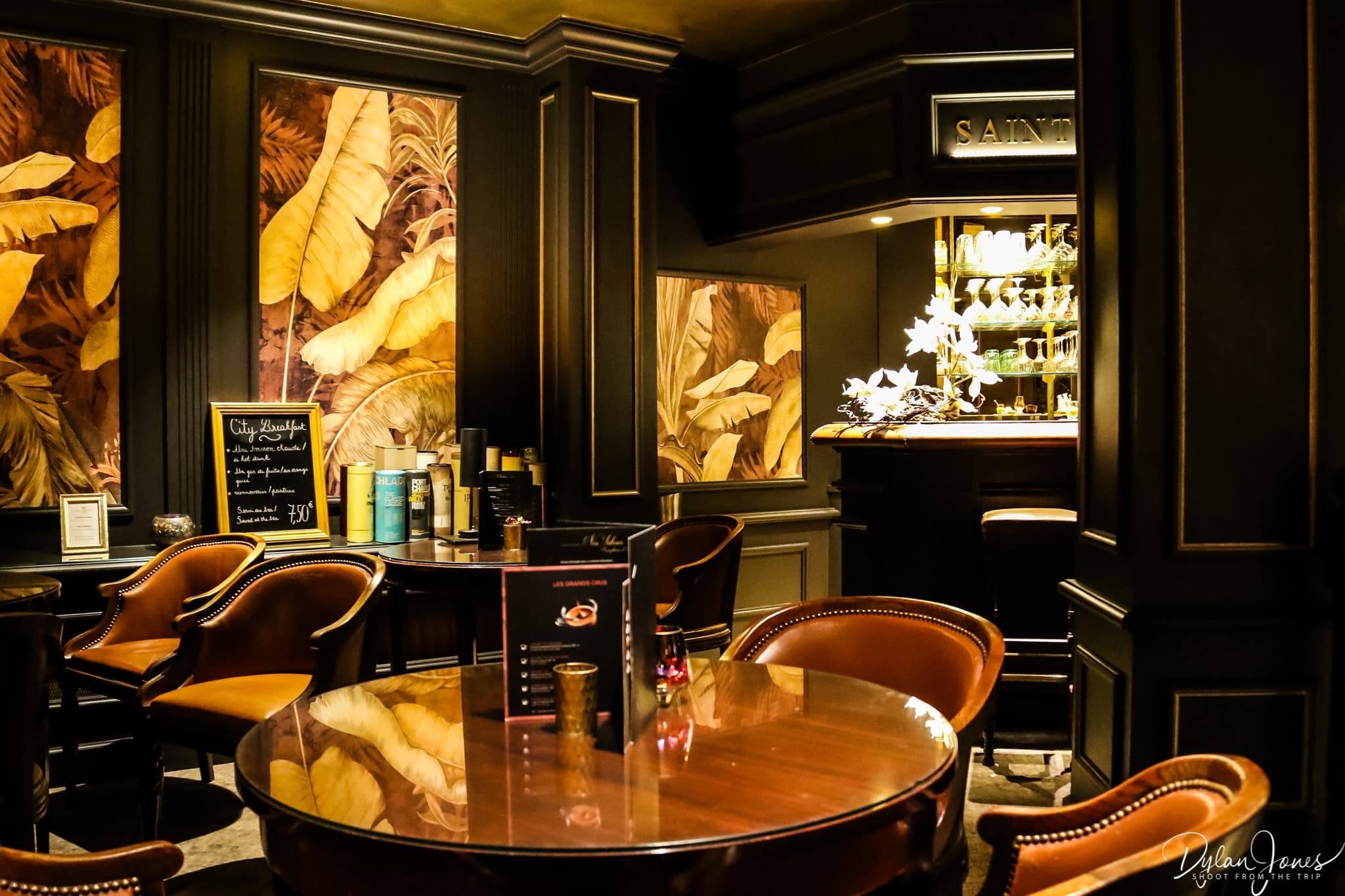The Saint James Bar area at the Hotel Carlton Lille