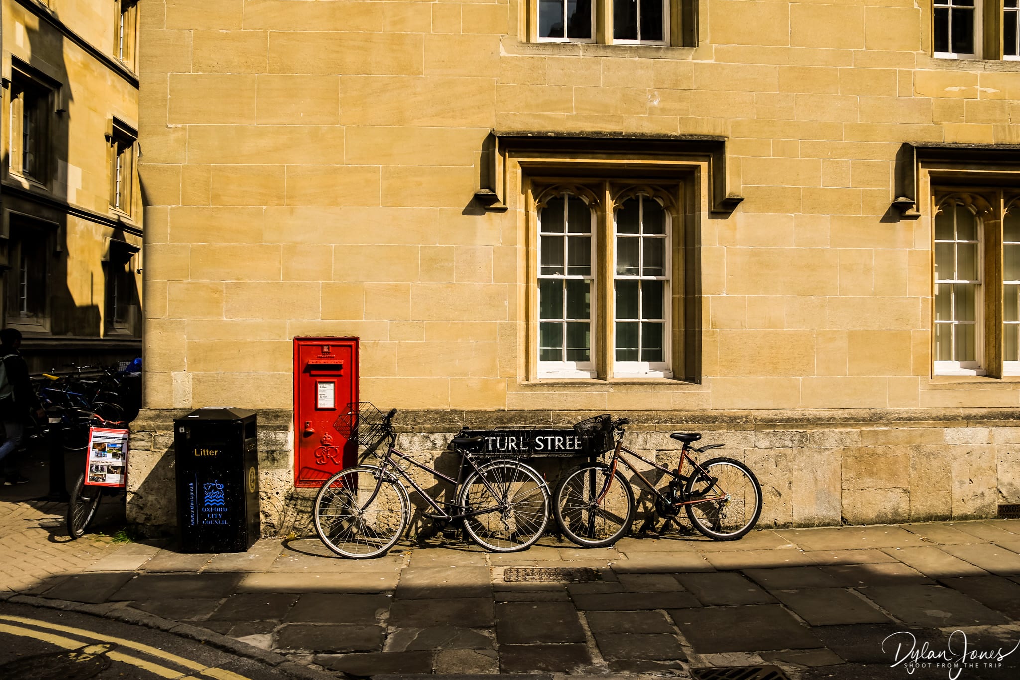 Turl Street postbox and bicycles