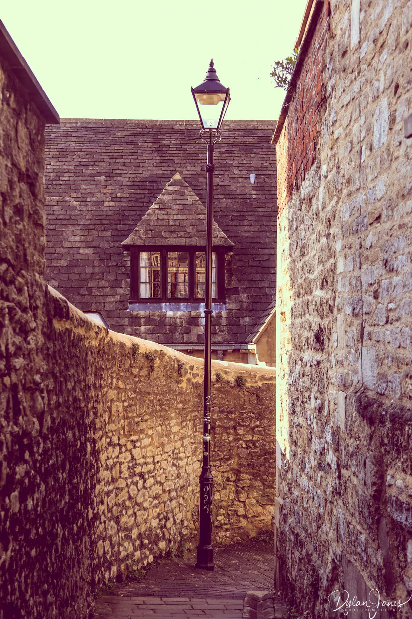 Exploring the alleyways during a weekend in Oxford