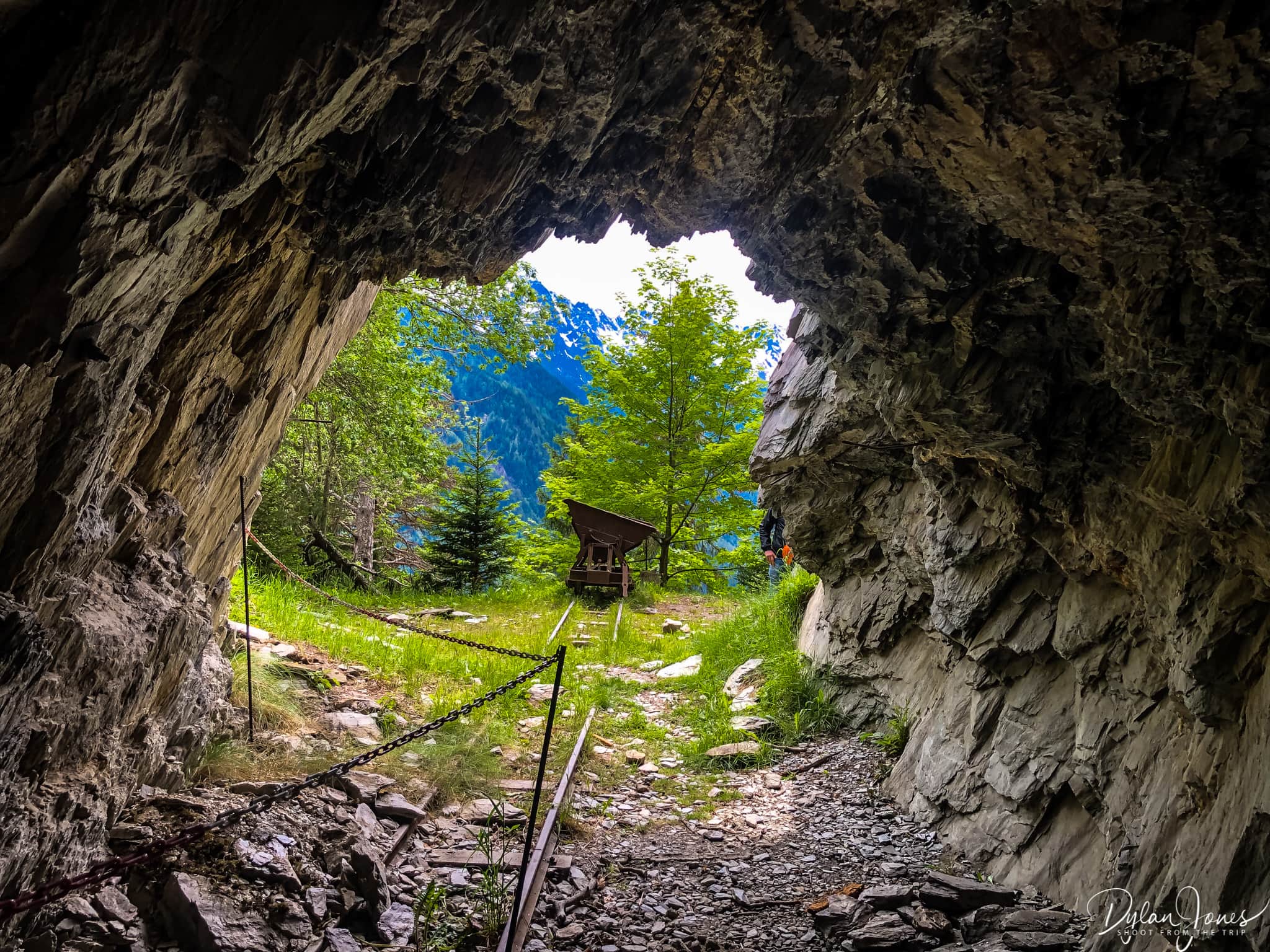 Looking out of the Mont-Chemin mine