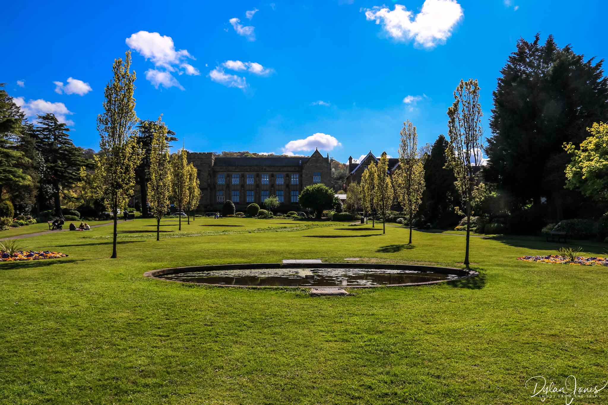 A relaxing space at Queens Gardens