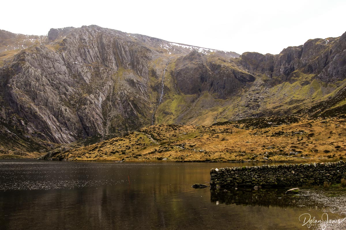 The stunning backdrop of Llyn Idwal, seen on a Cwm Idwal walk