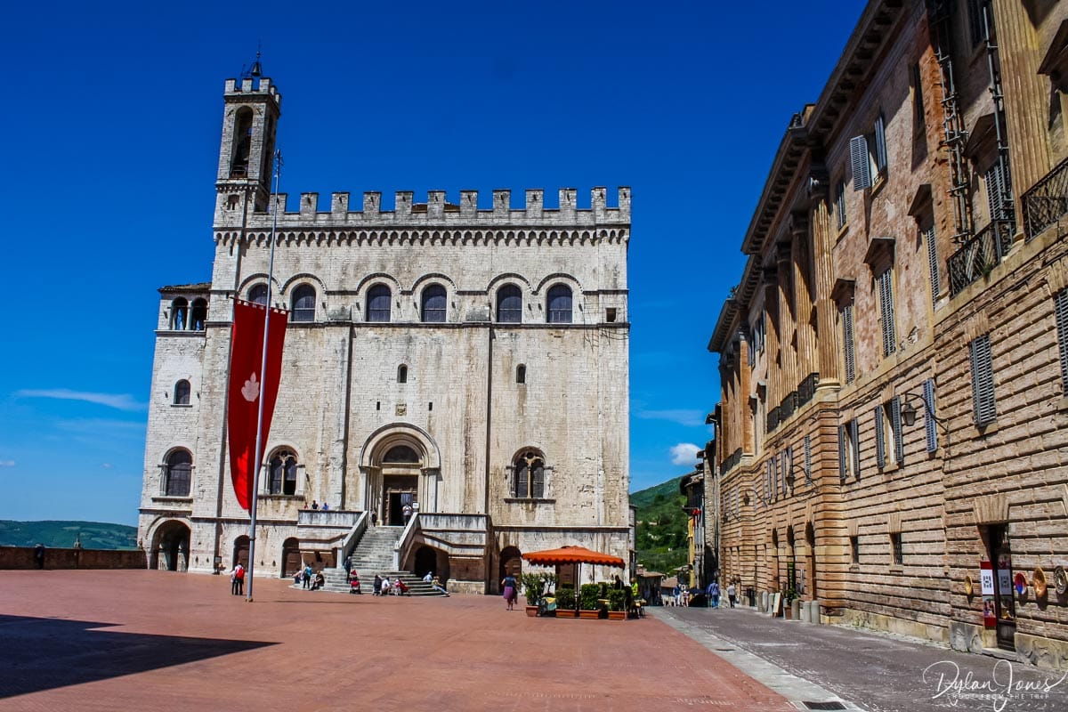 Piazza Grande and the fortress like Palazzo dei Consoli