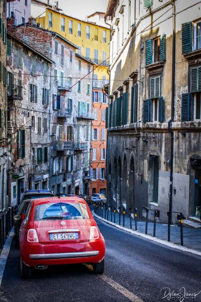 Via Galeazzo Alessi street scene