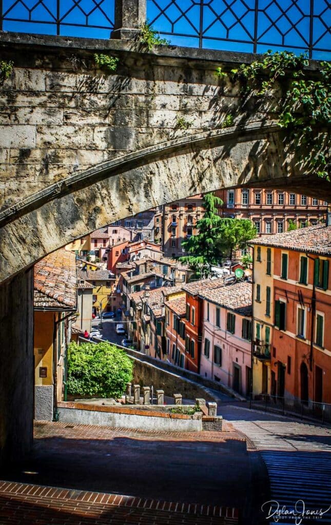 Looking down the Via dell’Acquedotto