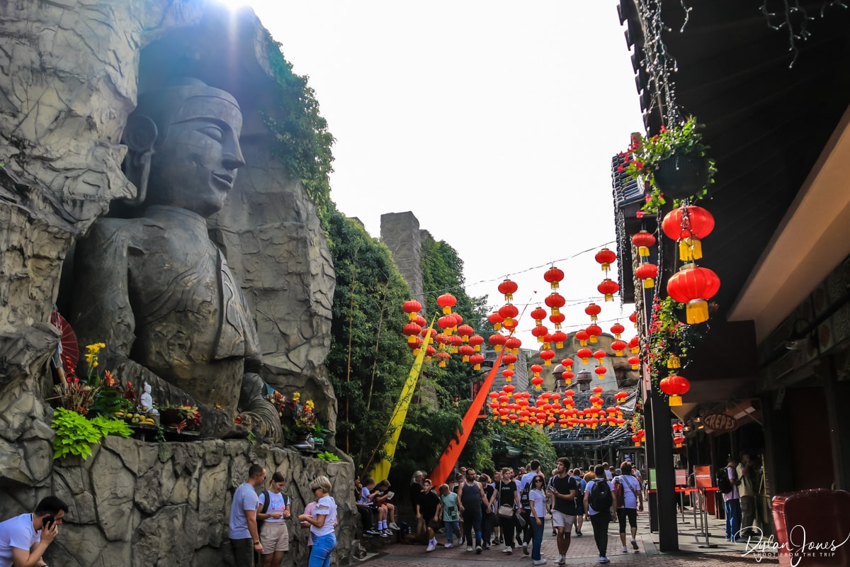 Awesome theming of the China Town area