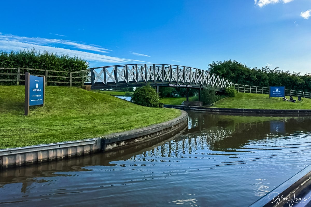 Passing by Tattenhall Marina